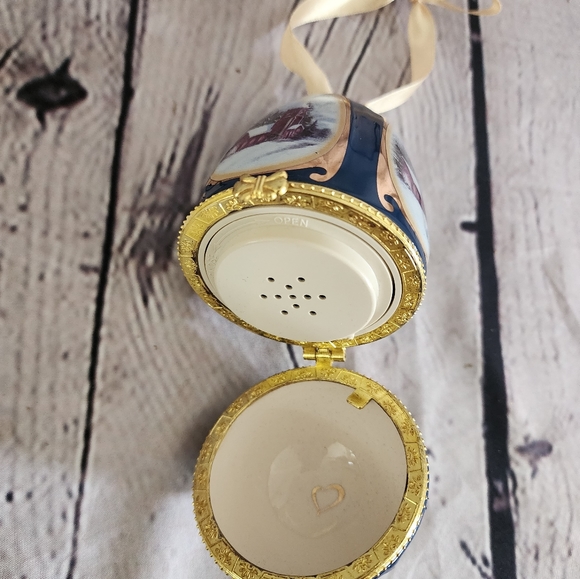 Porcelain Egg Musical Ornament - Picture 7 of 7